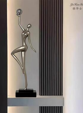 家居摆件高级感小众轻奢艺术装饰客厅玄关工艺品现代抽象人形雕塑