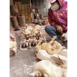 动物家庭装饰件木制樟木生肖牛装饰品桌面实木手工雕刻马猪原木图