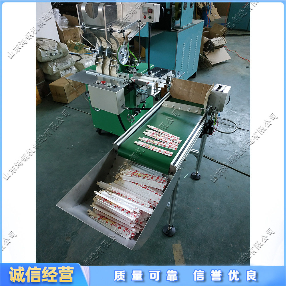 竹木筷子自动插袋机 竹木餐具插袋设备 全自动一次性餐具包装设备