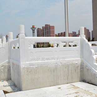 石雕栏板汉白玉雕刻围栏青石护栏园林家用栏杆花岗岩小桥流水石桥