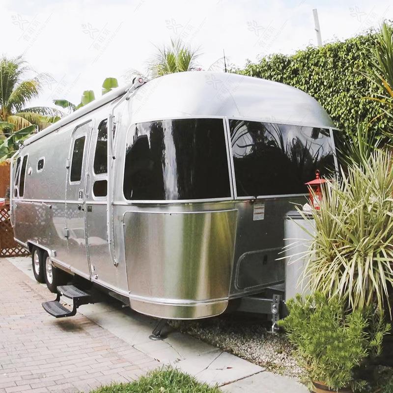 清风镜面露营车模型景区营地白色简约大气拖挂式户外牵引复古房车