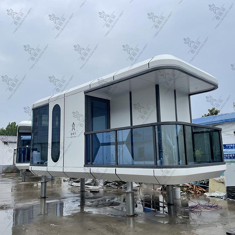 网红户外打卡苹果仓可移动式景观酒店度假村旅游景点科技感民宿