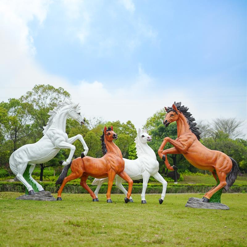 户外仿真骏马雕塑玻璃钢动物白马模型摆件售楼部公园马场景观装饰