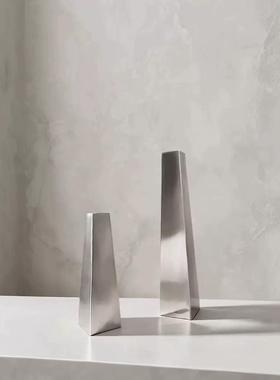 包豪斯中古风不锈钢花瓶客厅插花餐桌玄关侘寂摆件高级感极简花器