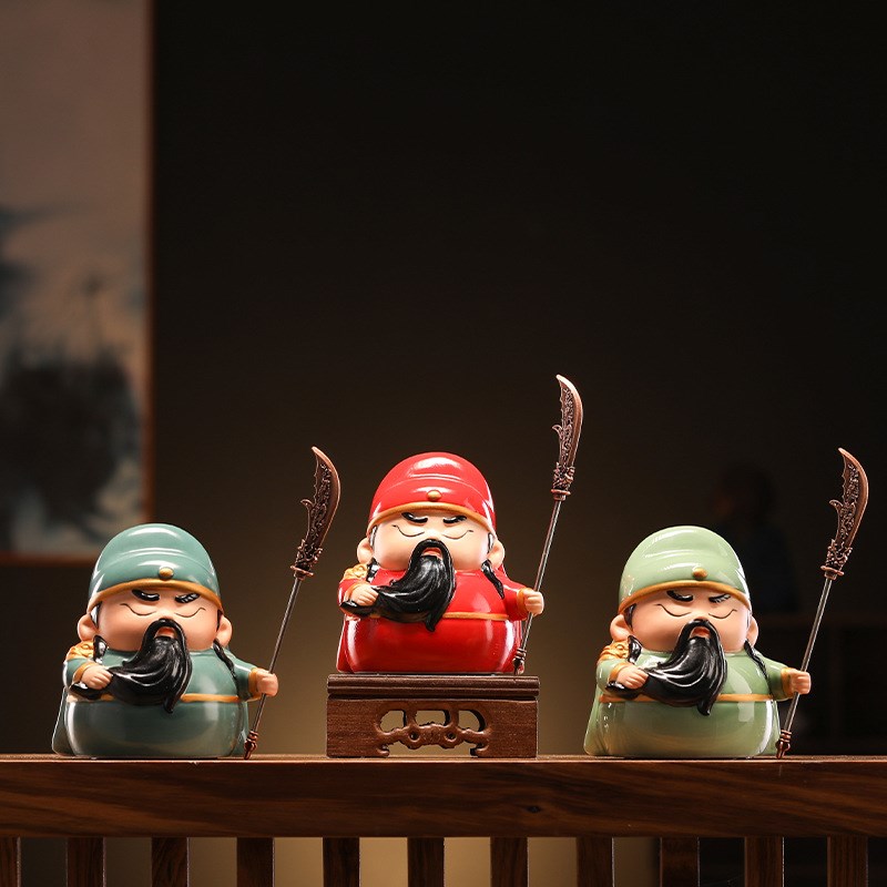 陶瓷关公人物神像汽车摆件v招财工艺品武圣关羽家居办公茶室装饰