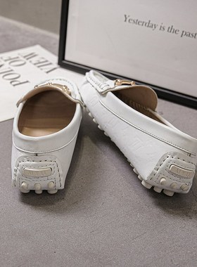 白色豆豆鞋女春秋20n24新款瓢鞋百搭软底休闲一脚蹬平底浅口单鞋