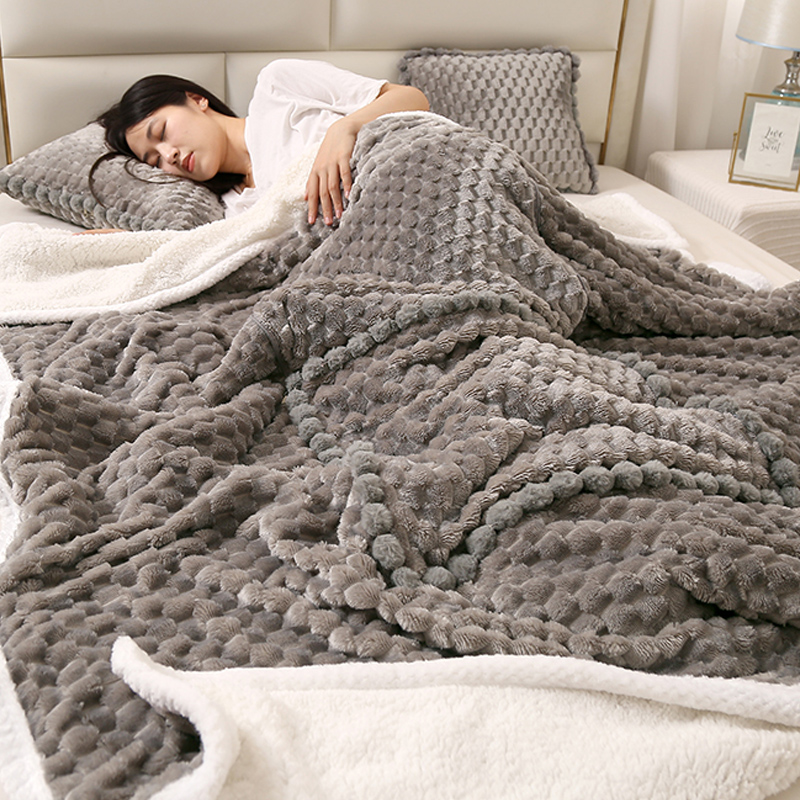 加厚抱枕被子两用午睡车内靠垫办公室枕头二合一绒毯冬汽车多功能