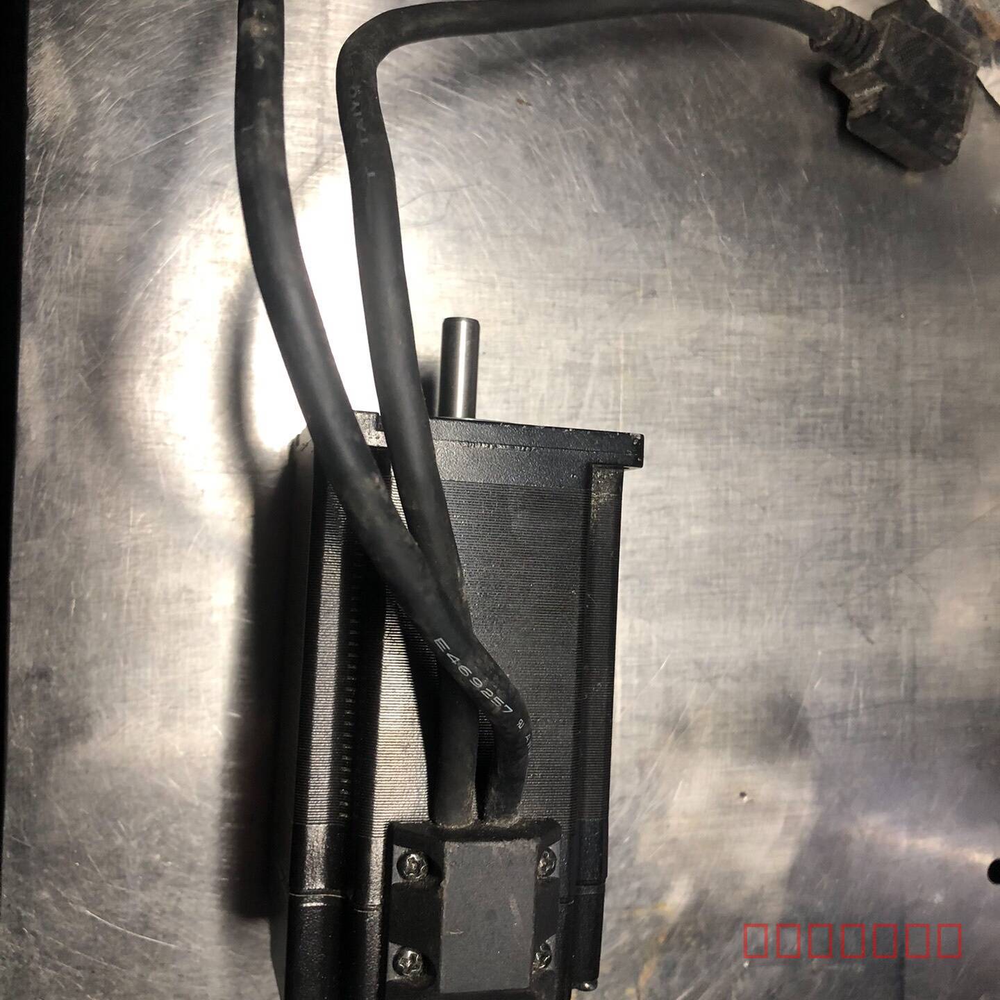 议价研控60闭环电机YK260EC86E1一台，实物维修