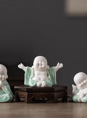 陶瓷招财开心弥勒佛小摆件办公室桌面博古架笑佛像装饰品鱼缸造景