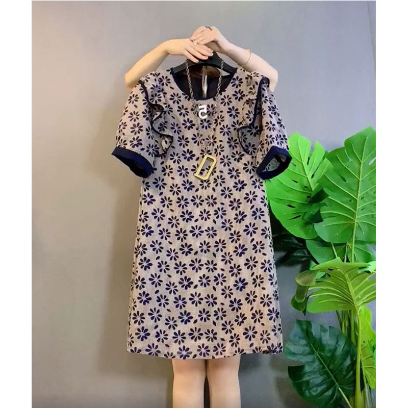 2024年夏季轻熟风设计感小众小个子气质惊艳显瘦碎花初恋连衣裙