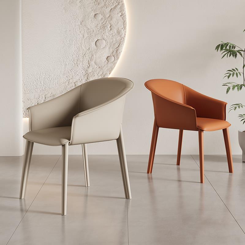 马鞍皮餐椅家用现代简约北欧轻奢扶手餐椅中古意式极简设计师椅子