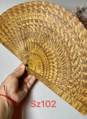 金丝楠木扇子复古木质雕花折扇金色镂空工艺扇优雅百搭新中式扇子