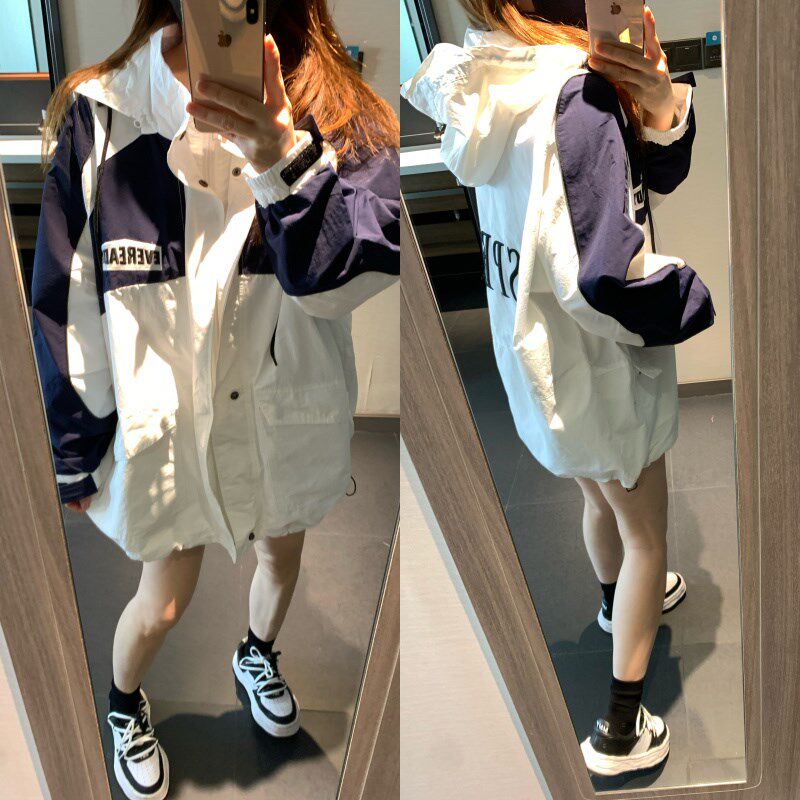 现货202d5春季新款蓝白拼色宽松连帽运动风冲锋衣工装外套