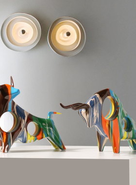 轻奢淋色牛年摆件创意现代客厅电视柜酒柜办公室桌面装饰新年礼物