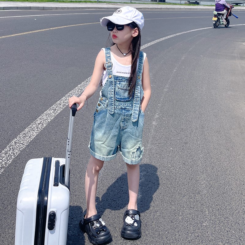 女童牛仔背带裤夏季2024新款大儿童短裤洋气薄款小孩休闲裤子时髦