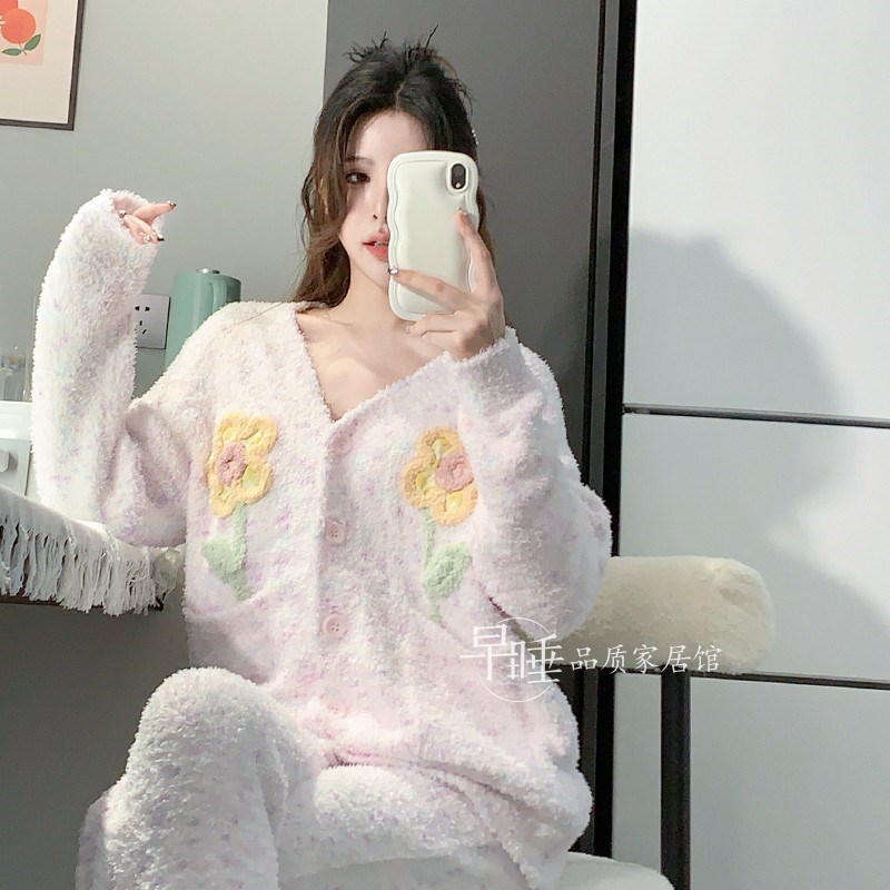 软绵绵冰淇淋睡衣女秋冬加v厚加绒毛衣开衫甜美花朵半边绒家居服