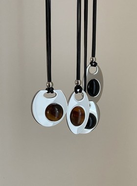 设计感圆形金属树脂吊坠项链女简约小众时尚气质百搭颈链毛衣链