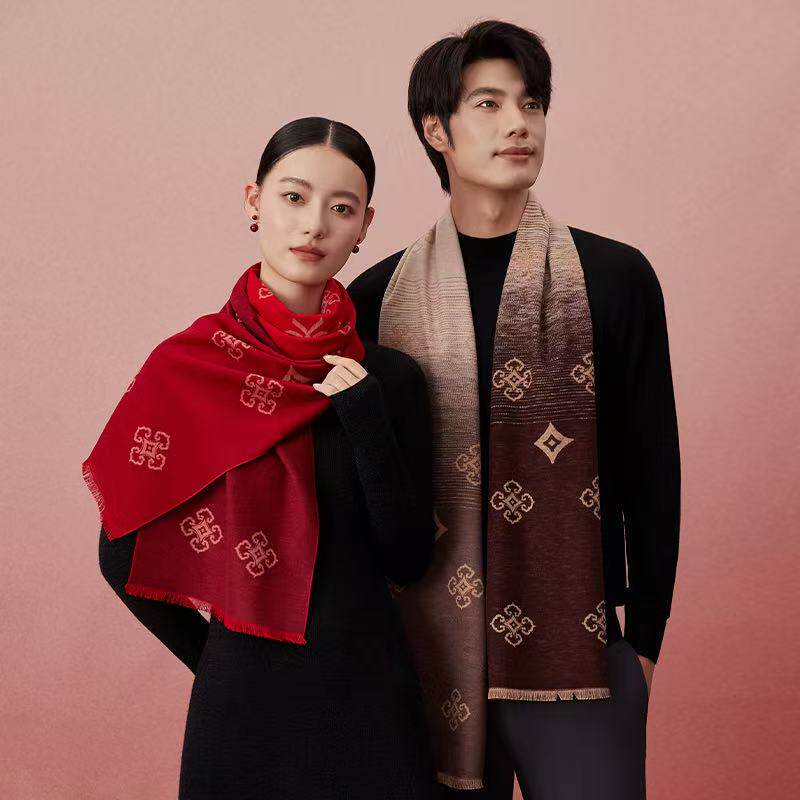 万事利2025秋冬专柜同款新品男女桑蚕丝真丝绒围巾披肩礼盒装嘉和
