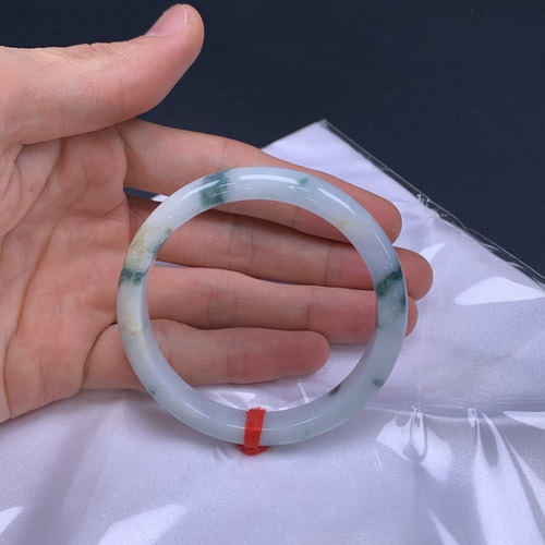 特价亏售不退换 52-53无纹裂正圈白底飘花飘黄翡翡翠手镯宽9玉镯