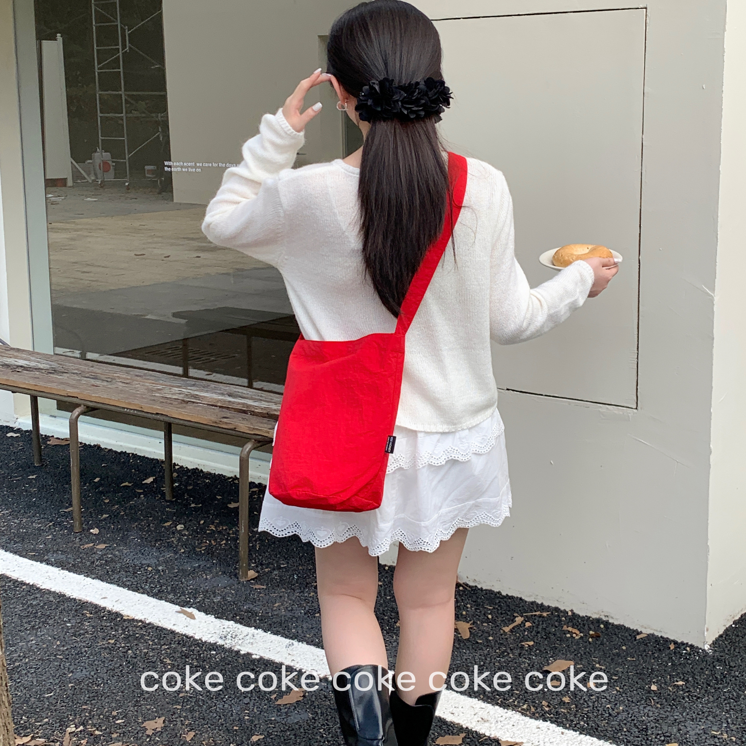 秋季氛围感简约纯色水桶斜挎女包