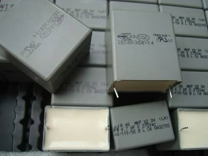 R46KR4470ZAM1K  薄膜电容器 4.7uF 275V 27.5mm 集美 KEMET