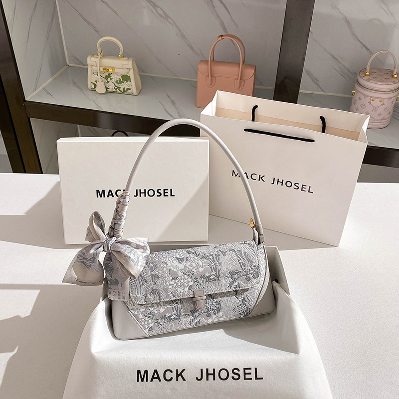 新中式国风刺绣法棍包2025新款通勤小众腋下包女轻奢时尚百搭单肩