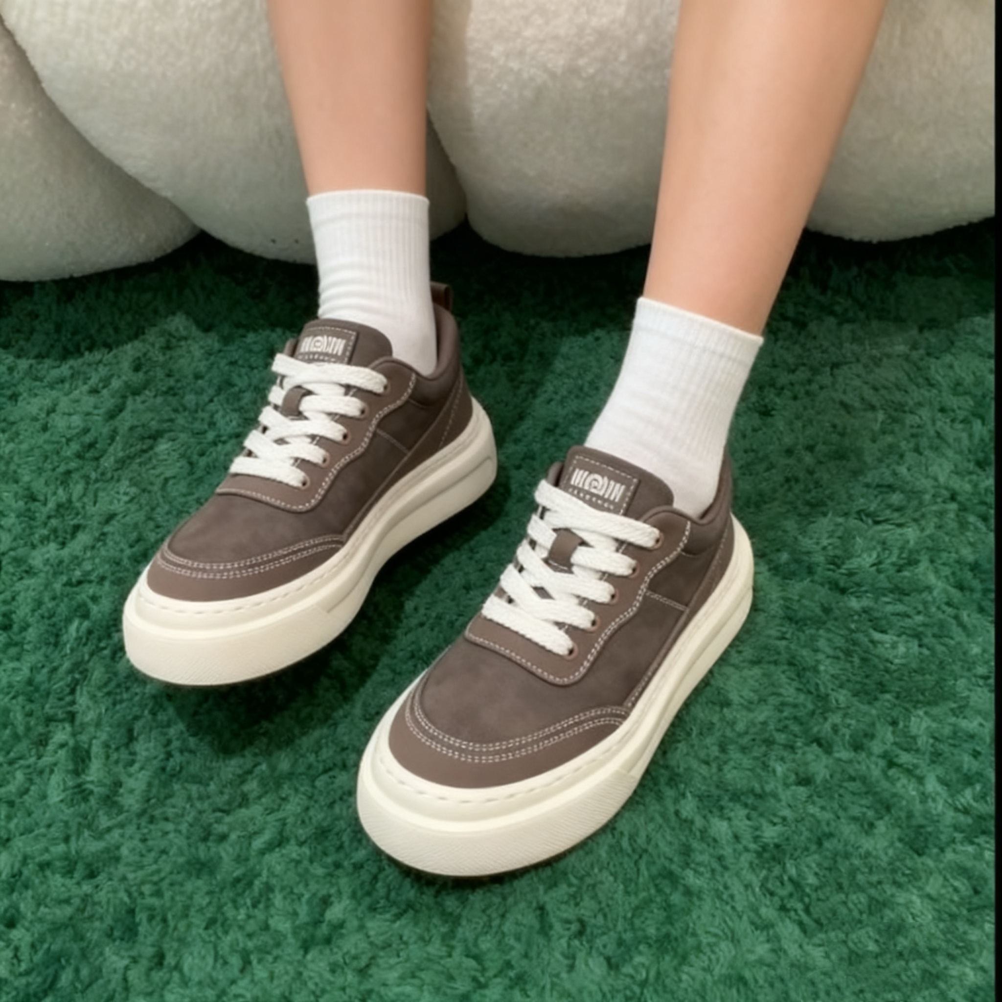 2025冬季新品头层牛皮加薄绒时尚休闲鞋男欧货高端低帮厚底M9300