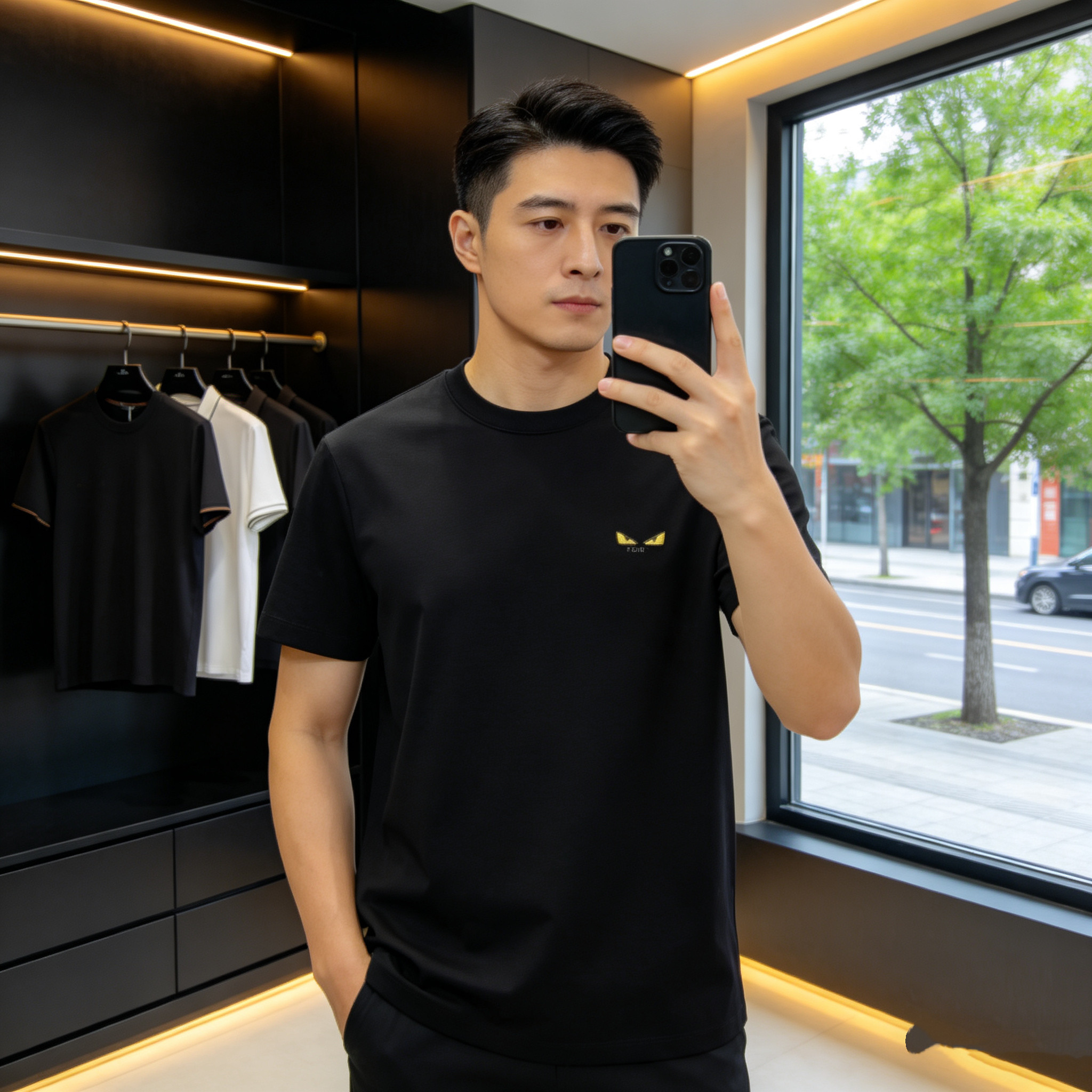 2026夏季新品正肩圆领短袖T恤欧货高端小怪兽刺绣修身时尚休闲男