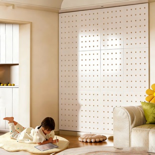 雪板置物架洞洞板户外装备收纳架墙上雪具整理挂板运动设备展示架