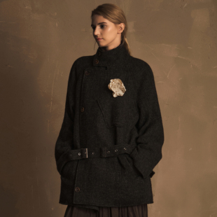 粗花呢哈灵顿半高领挡片胸花短毛呢大衣男女 伦敦情人 TAM TUAS