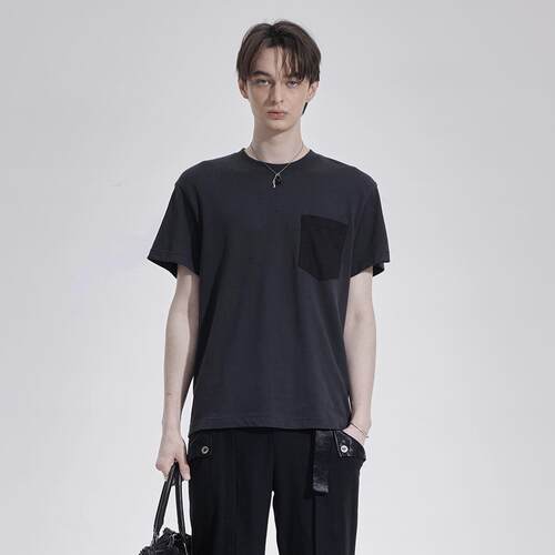 TAM TUAS【角斗场】砂洗黑亚麻埃及棉胸袋浮雕版画印花针织短袖T