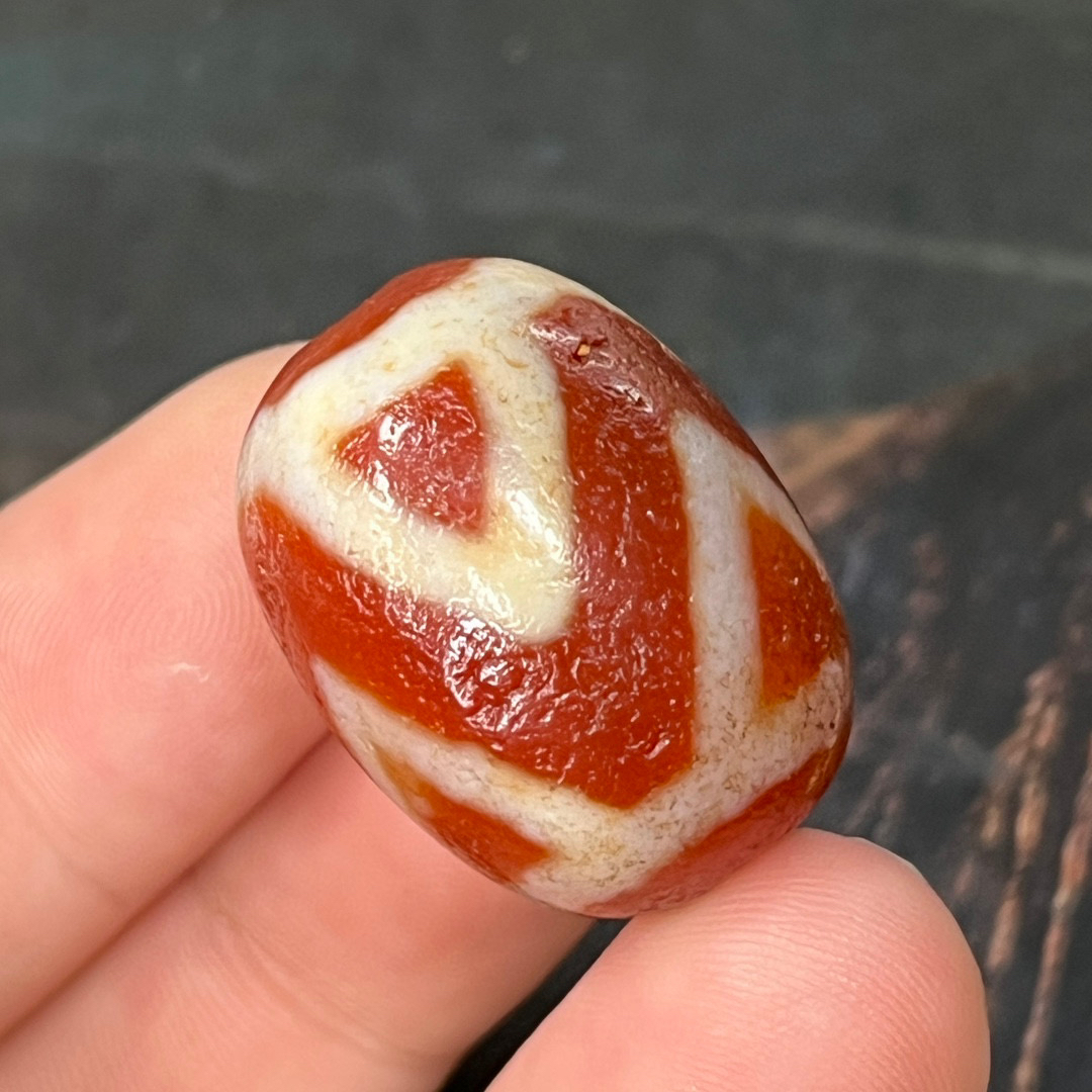 西藏高油红肉达洛虎牙 坦诚三眼 虎牙 山形三眼 六眼天珠挂件吊坠