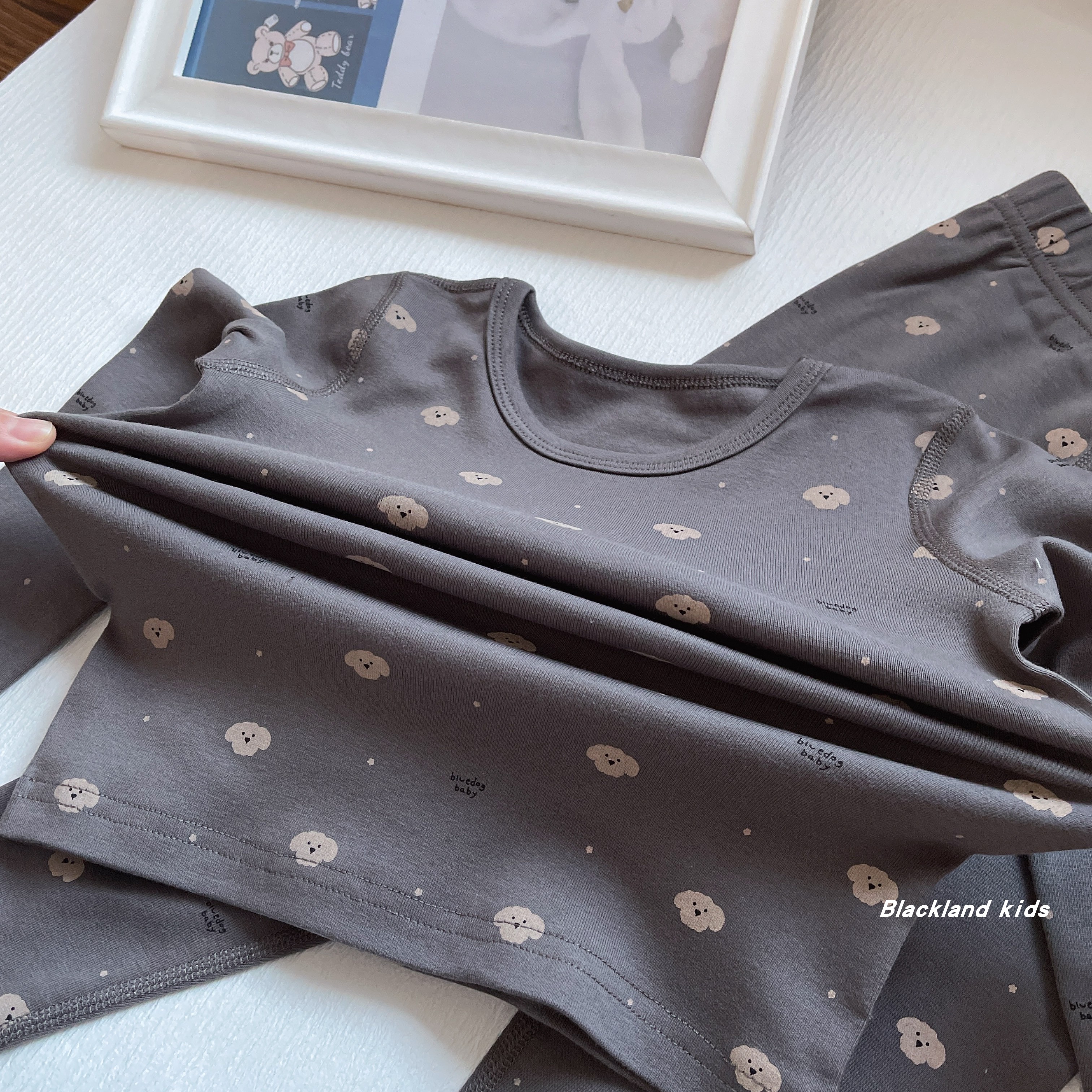 100-160码韩国童装 春秋冬男女童儿童无骨高弹磨毛家居服秋衣套装