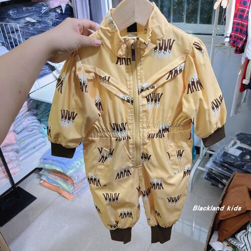 21黄色立领拉链连身衣连体服童装
