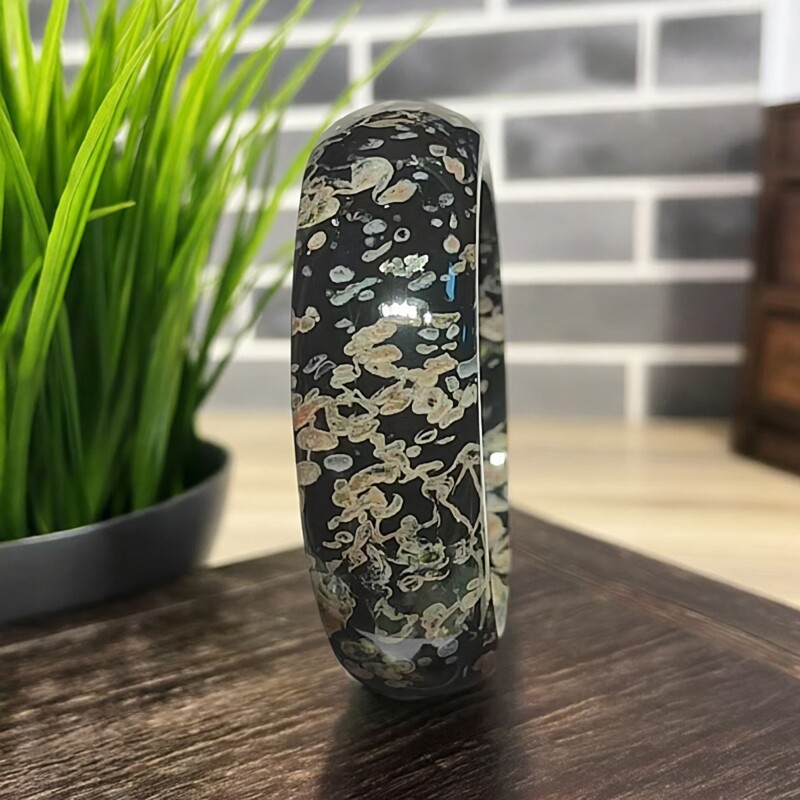 天然梅花玉手镯正宗原矿老料一级红彩梅56圈口和田玉工艺轮胎手镯