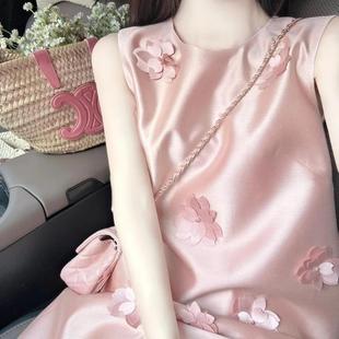 粉色立体花朵缎面无袖 轻奢2025夏新款 连衣裙高端气质甜美淑女短裙