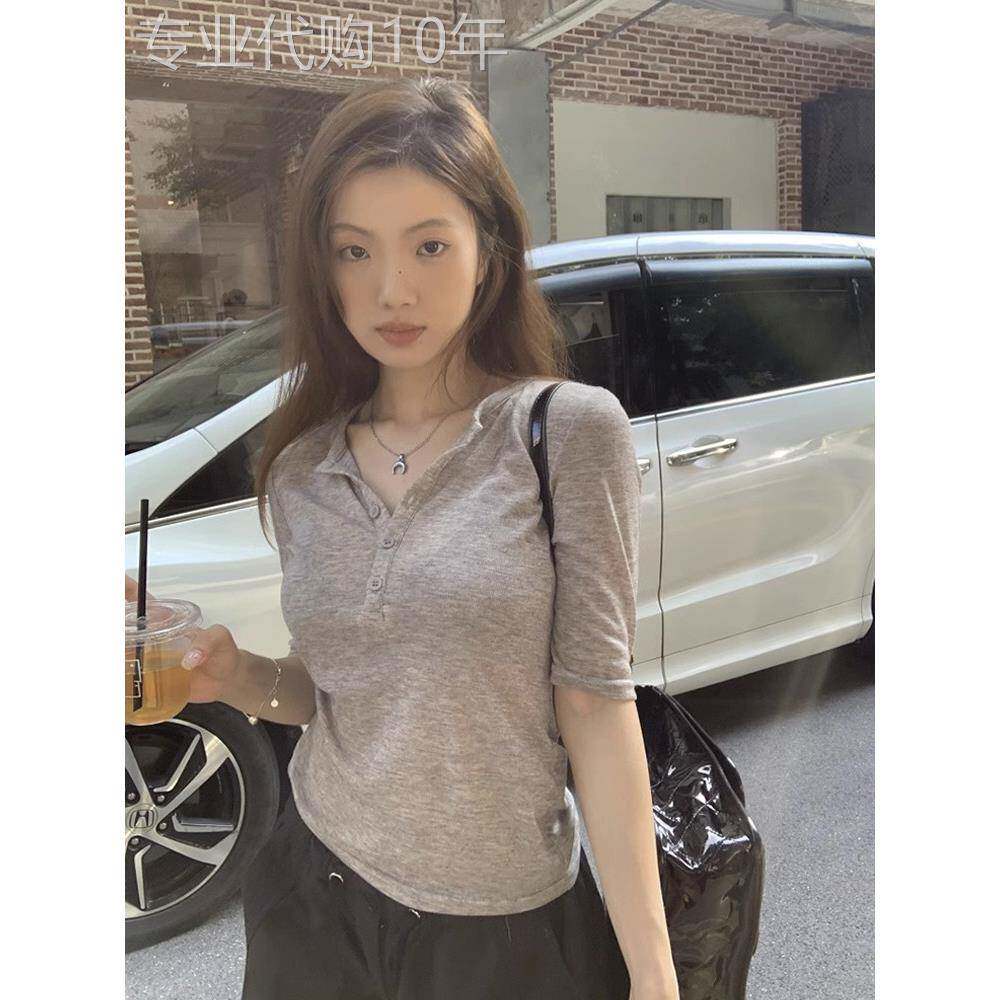 灰色正肩短袖T恤女夏季薄款时髦百搭纯欲T恤修身显瘦中袖V领上衣