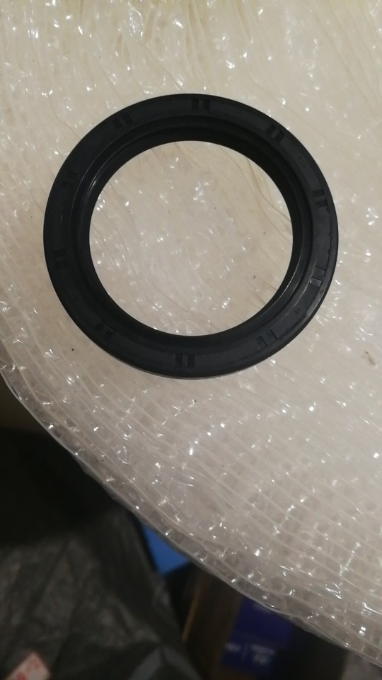 适配新圣达菲新胜达2.7/2.4后差速器油封四驱后桥差速器前油封