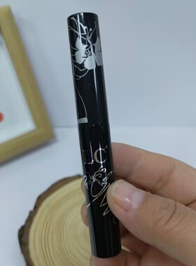 LC倾城魅惑水润唇膏2g细管跟口红不易沾杯滋润保湿哑光口红笔