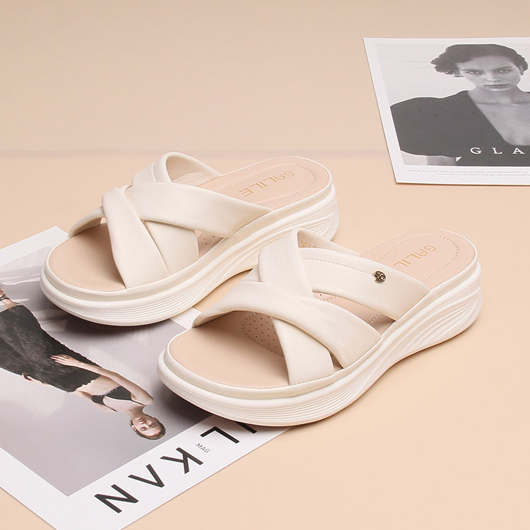 嘉俪多女韩版外穿一字拖鞋羊皮圆头厚底中跟露趾2026新款夏季时尚