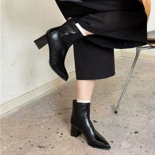 时尚 嘉俪多女鞋 欧美短靴弹力PU粗高跟秋冬皮里后拉链尖头2025新款