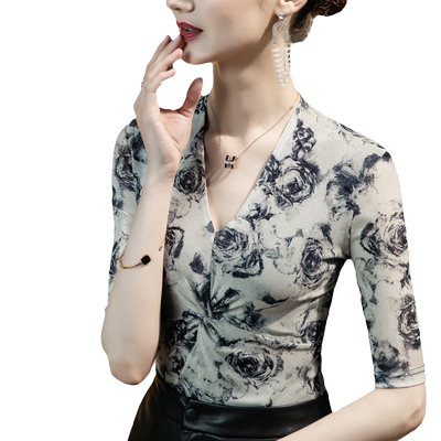 V领网纱打底衫女五分袖洋气