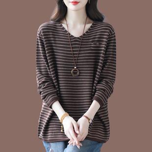 胖mm加肥加大码秋冬羊毛条纹衫短款V领宽松遮肚子羊绒打底衫上衣
