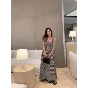 带胸垫吊带紧身连衣裙夏季新款裙子露背修身洋气海边度假条纹长裙
