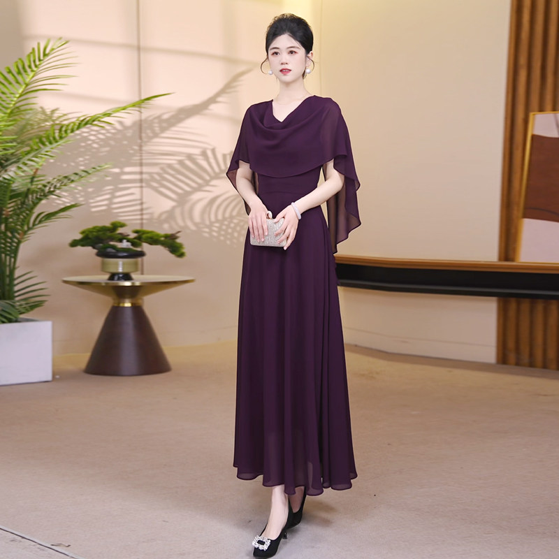 紫红色连衣裙2026新款高级感修身显瘦裙子女夏季气质大摆飘逸长裙