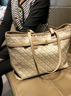香港品牌包包女款2026新款大容量质感托特包时尚通勤单肩真皮大包
