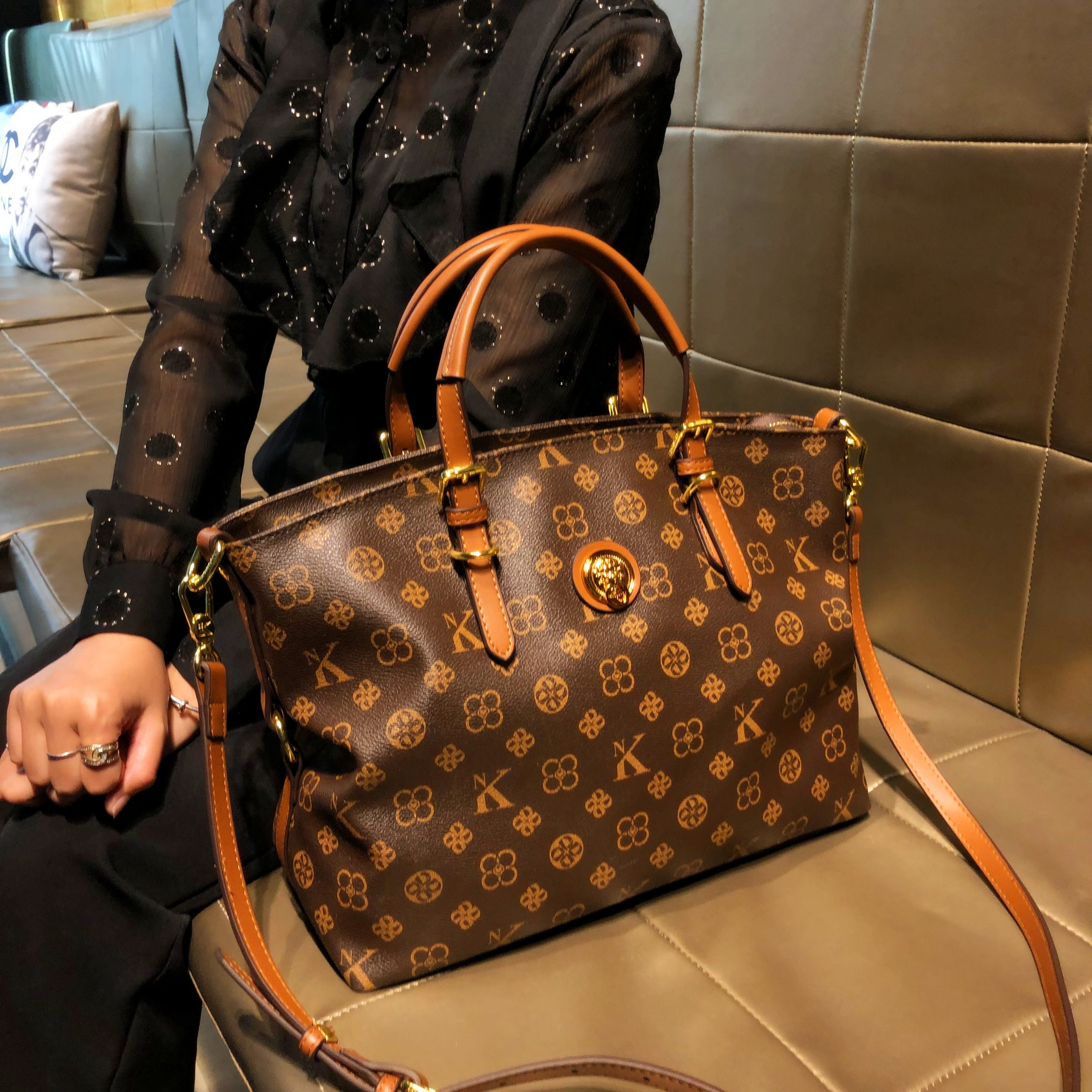 香港品牌复古时尚印花休闲托特包