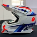 2 Series White Red Blue
