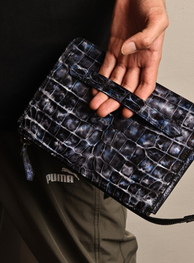 手工擦色蓝花鳄鱼皮手拿包，三层多卡位设计，实用性更高实拍现货