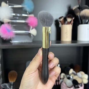 女神二代的毛做的大坡型散粉刷 粉饼刷 可以修容 羊毛化妆刷